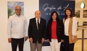 Unapec presentó exposición Grafía de Luz