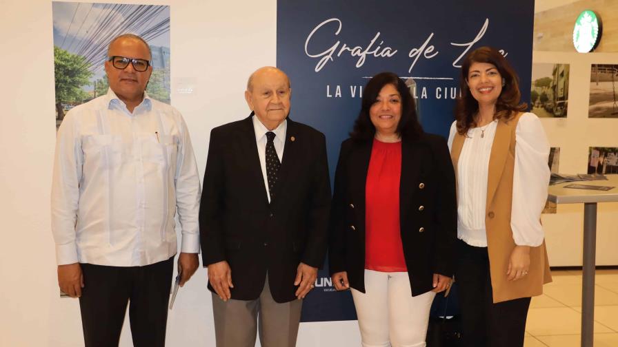 Unapec presentó exposición Grafía de Luz