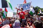Protesta propalestina rodea la Casa Blanca con una línea roja del pueblo Protesta propalestina rodea la Casa Blanca con una línea roja del pueblo