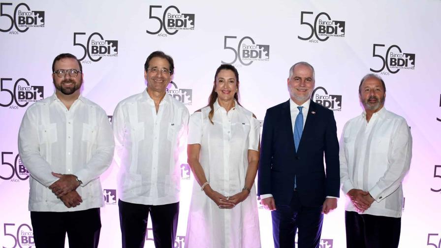 Banco BDI celebra su 50 aniversario junto a clientes y relacionados