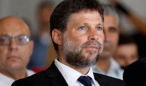 Un ministro israelí a familiares de rehenes en Gaza: El acuerdo es un suicidio colectivo