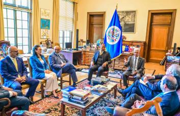 Presidente del Senado dominicano se reúne en la OEA con el secretario Luis Almagro