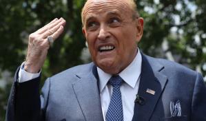 Giuliani es procesado por injerencia electoral en Arizona y le toman una foto policial