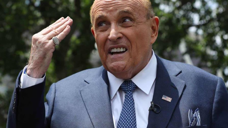 Giuliani es procesado por injerencia electoral en Arizona y le toman una foto policial