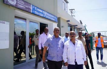 Primer ministro de Haití visita el aeropuerto de Puerto Príncipe