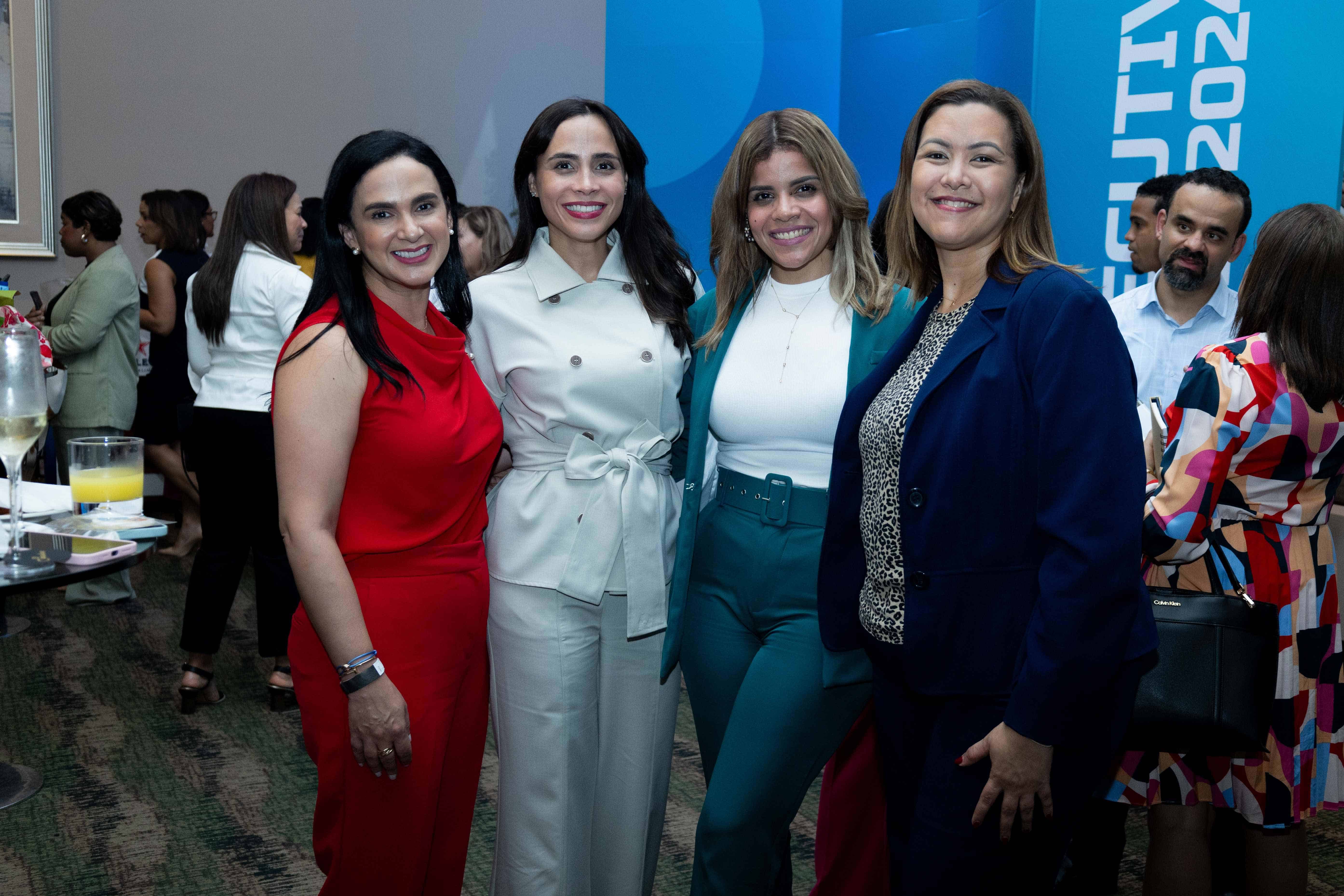 Janelle Ramos, Amelie Rosado, Paola Bucarelli y Claudia Suárez.