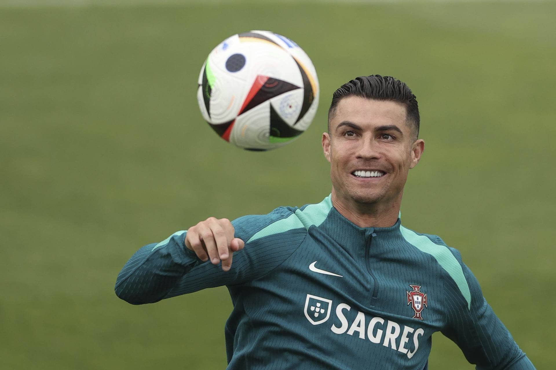 Cristiano Ronaldo durante un entrenamiento previo a la Eurocopa 2024.