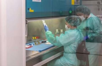 Comité de expertos respalda la aprobación un nuevo medicamento contra el alzhéimer en EEUU
