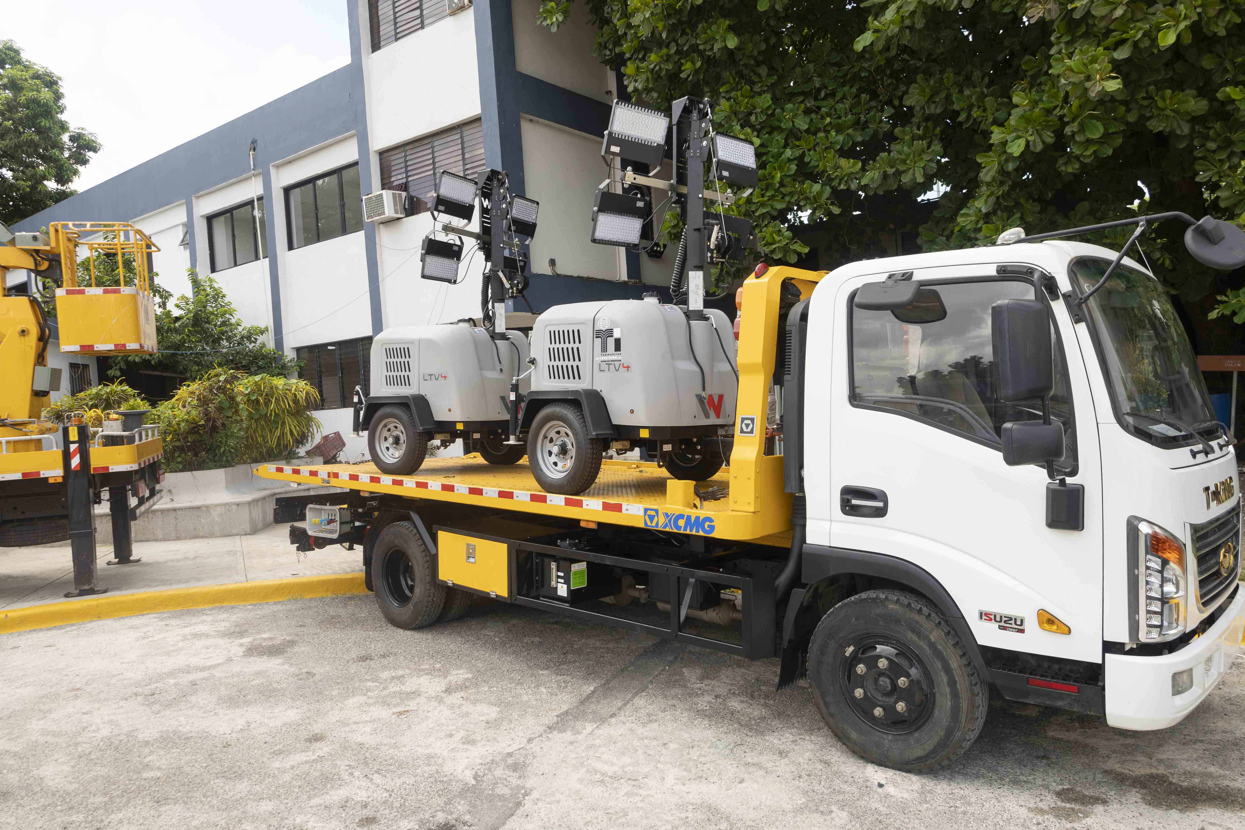 Equipos del Ministerio de Obras Públicas disponibles para eventualidades de la temporada ciclónica.