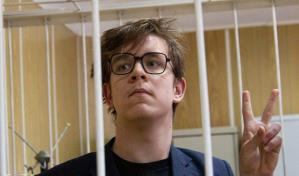 Justicia rusa interna en un psiquiátrico a un joven de 19 años por oponerse a la guerra en Ucrania