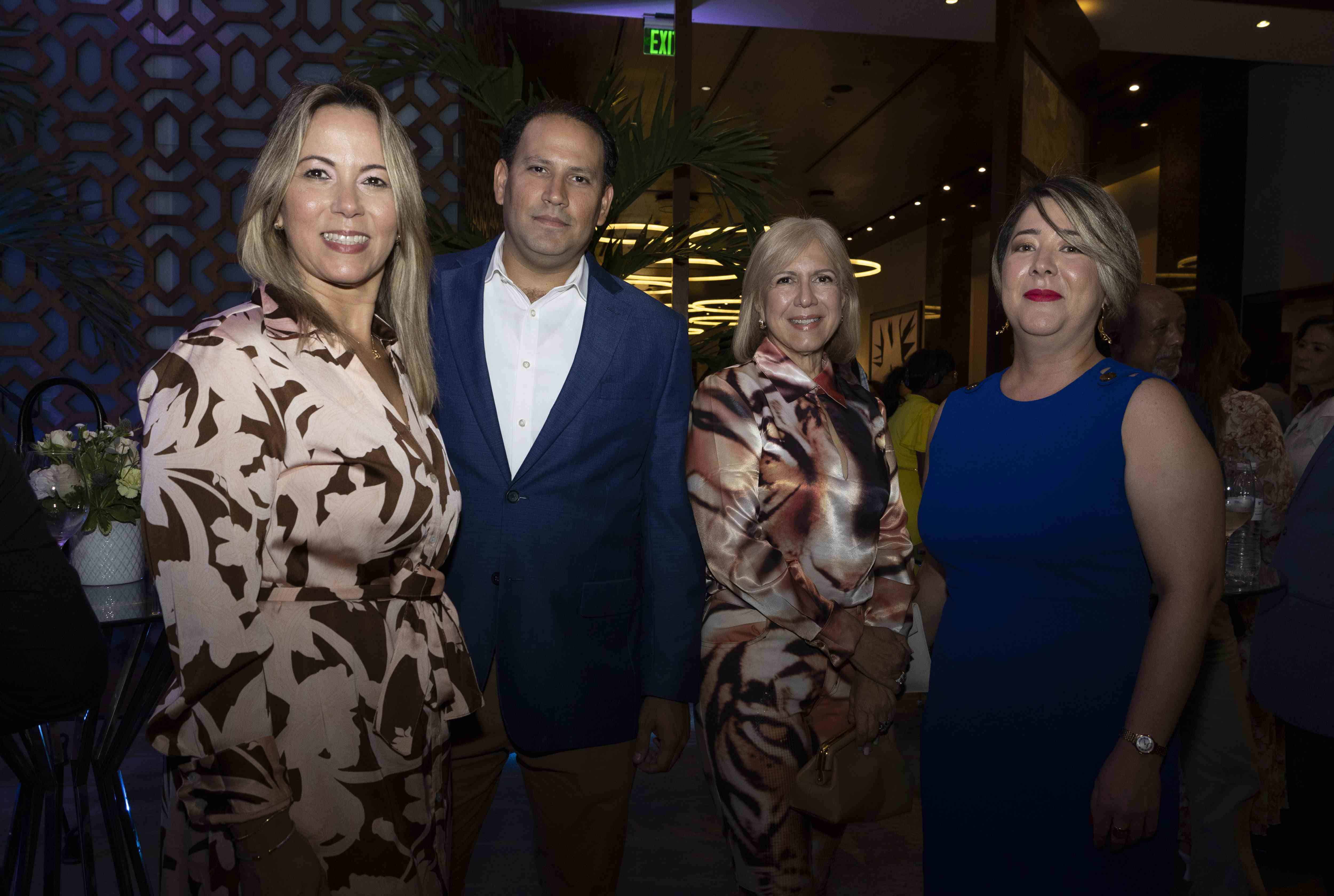 Janet López, Abel Rosario, María Cristina García y Yanet Acosta.