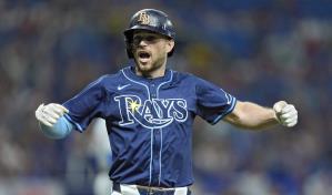 Lowe pone fin al juego con jonrón y Rays vencen a Cachorros