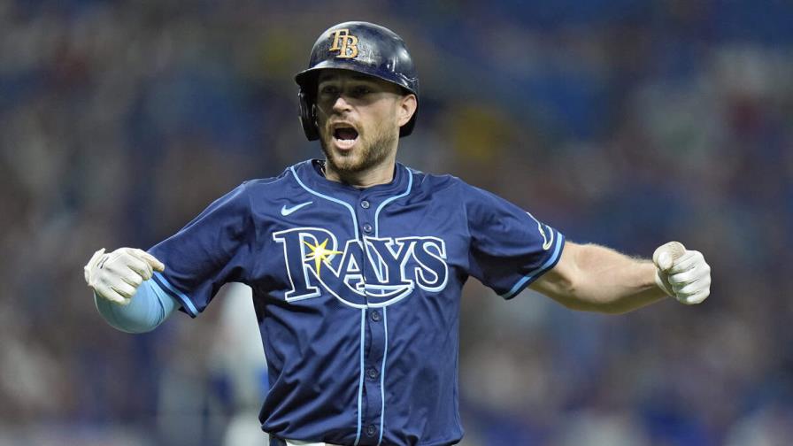 Lowe pone fin al juego con jonrón y Rays vencen a Cachorros