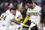 Fernando Tatis extiende su racha; Padres ganan a Atléticos con jonrón de Kyle Higashioka