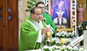 Curas dominicanos de acuerdo con el papa Francisco en no hacer homilías largas y aburridas