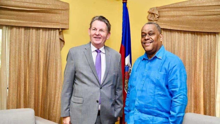 Primer ministro de Haití se reúne con embajador de EE.UU. previo a despliegue de misión de seguridad