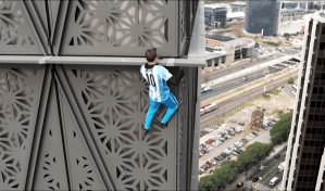 Escalador polaco es detenido tras trepar 25 pisos de un edificio en Argentina