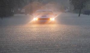 Inundaciones y vuelos cancelados en Florida dejan lluvias que no cesarán hasta el sábado
