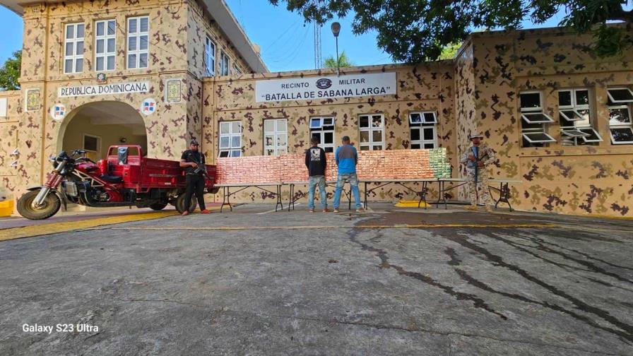 Cesfront apresa a dos hombres e incauta 135,000 unidades de cigarrillos en Dajabón