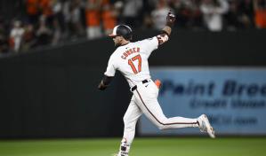 Con jonr&oacute;n de 2 carreras de Cowser en la 8va; Orioles se imponen 4-2 a Bravos
