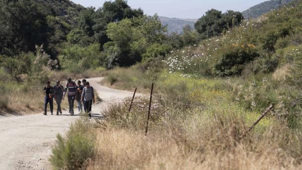 Biden enfrenta la primera demanda por las nuevas restricciones al asilo en la frontera con México