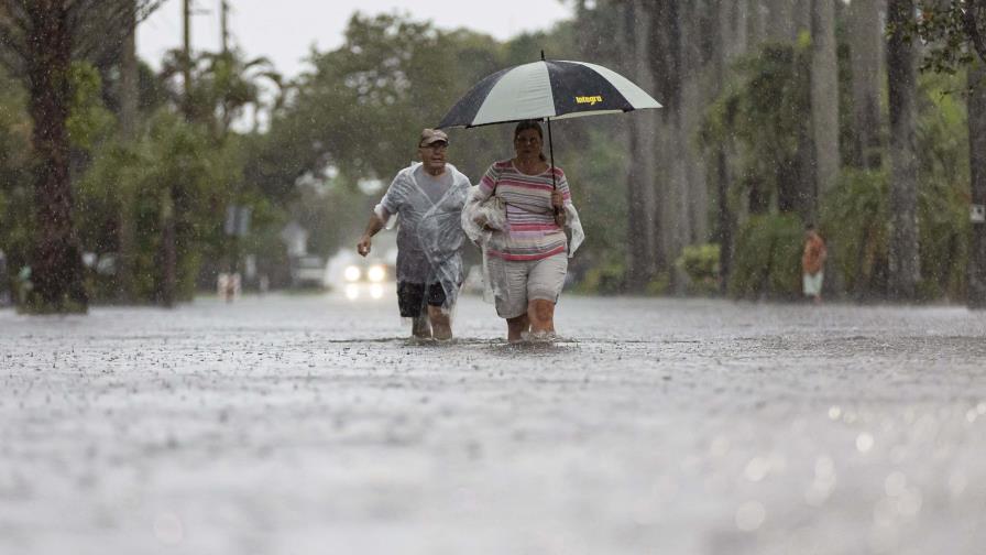 Tras una inusual emergencia por inundaciones, Florida se prepara para más aguaceros