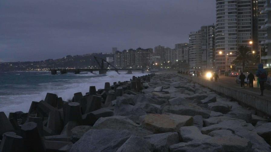 Chile en emergencia por lluvias que dejan un muerto y miles de damnificados