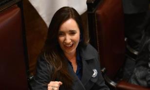 El Senado aprueba proyecto estrella de reformas de Milei en medio de protestas y disturbios