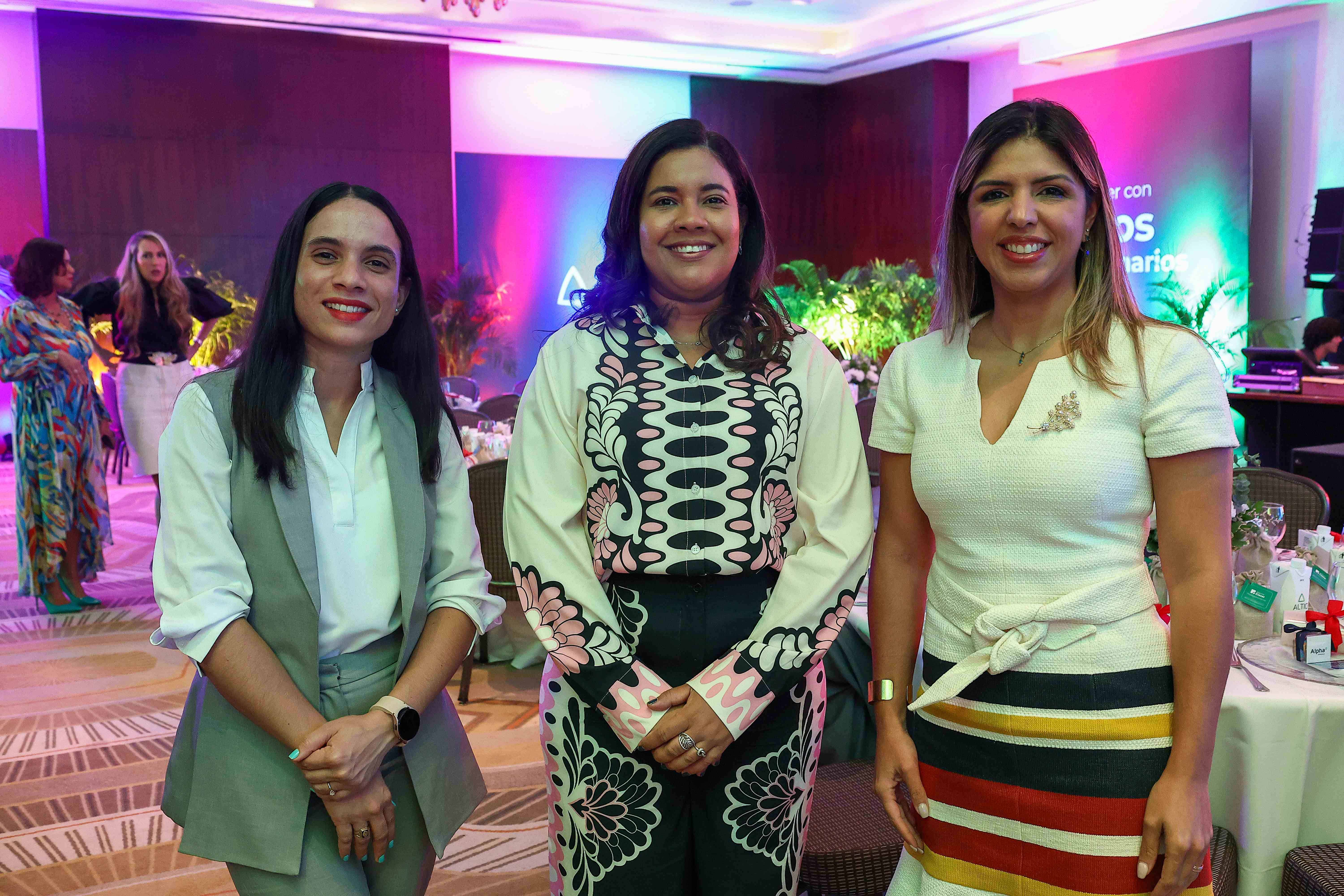 Angie Sánchez, Mayho Mazara y Jeaune María Badía.