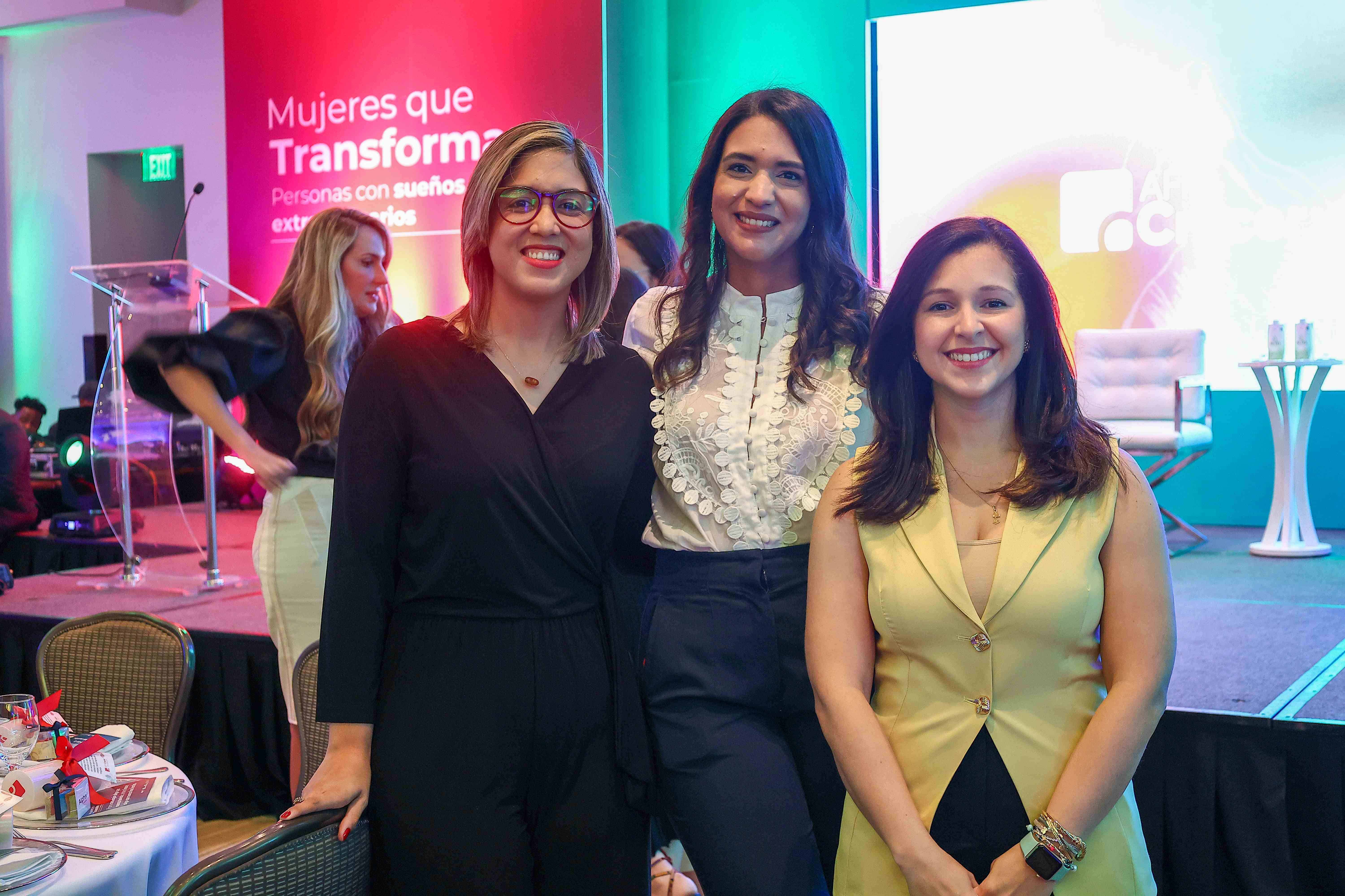 Priscila Tavares, Aurora Viñas y Valerine García.