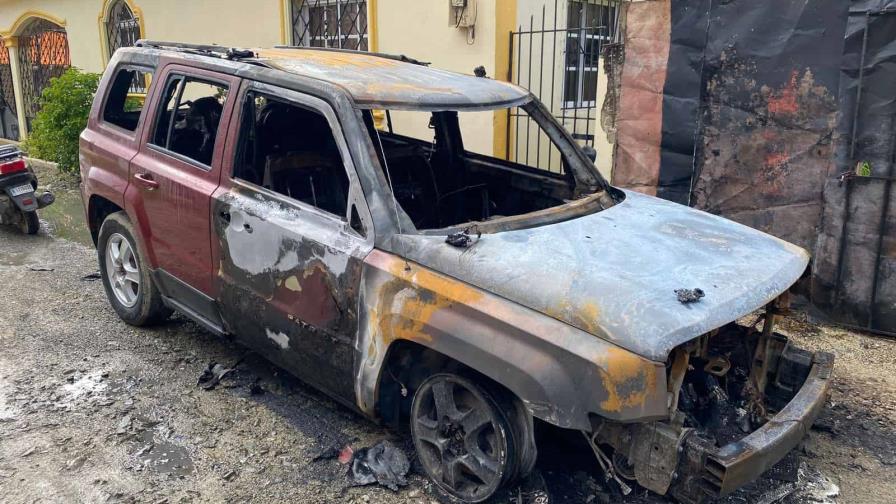 Mujer denuncia desaprensivos quemaron su vehículo en Hato Mayor