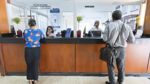 Con respuestas tardías o incompletas, funcionarios bloquean libre acceso a la información pública