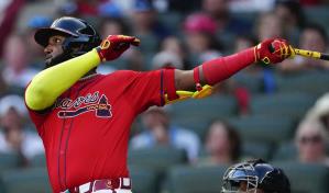 Riley y Ozuna despiertan el bateo de Bravos, que derrotan a Rays