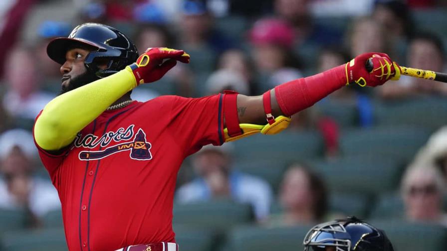 Riley y Ozuna despiertan el bateo de Bravos, que derrotan a Rays