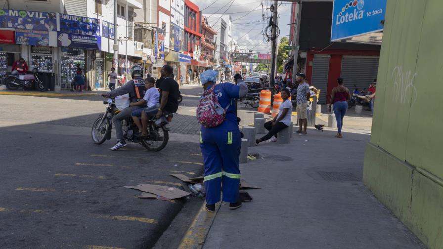 Buhoneros de la Duarte y alrededores dicen basura está controlada