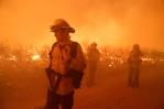 Incendios destruyen varias estructuras en Pacific Palisades, informa el gobernador