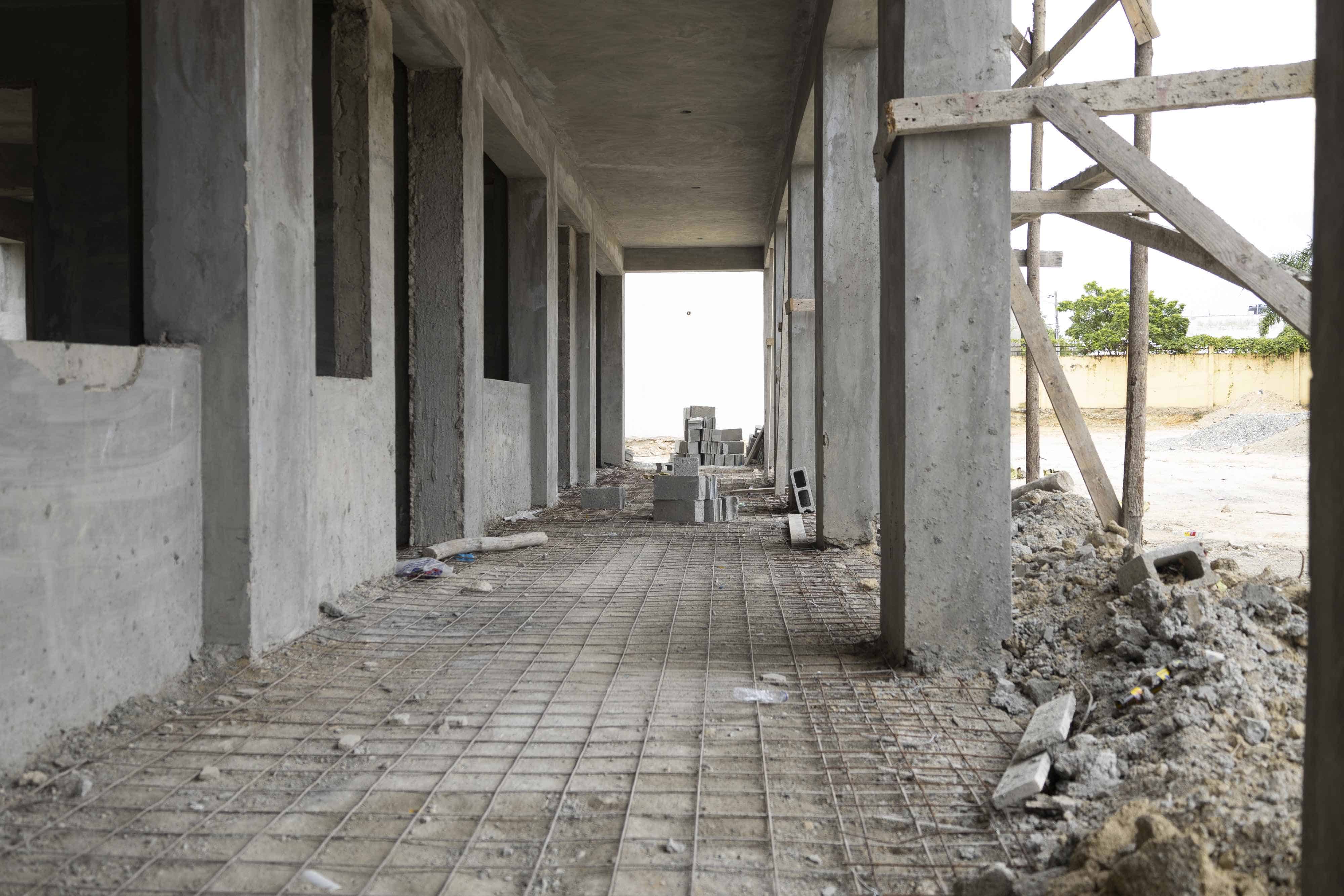 Escuela Fray Ramón Pané aún en construcción. 