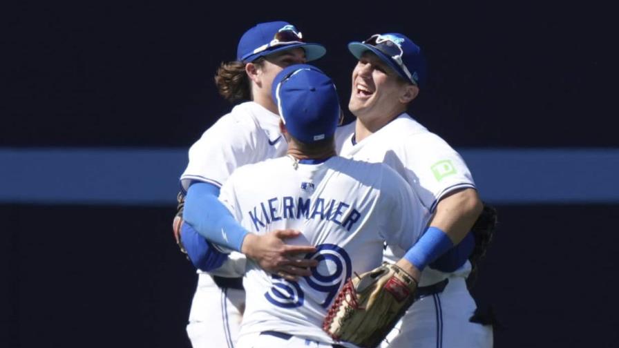 Varsho pega el tercer grand slam de su carrera; Azulejos resisten para vencer 7-6 a Guardianes