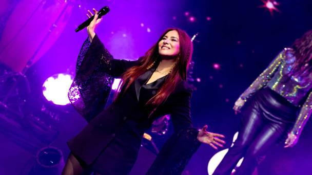 Myriam Hernández confirma en el Teatro Nacional que el romanticismo es invencible