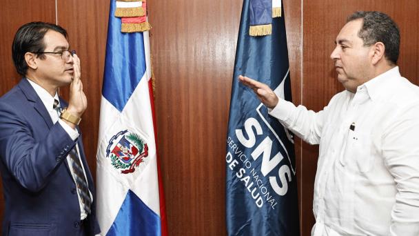 Juramentan nuevo director Servicio Regional de Salud Norcentral