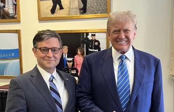 Trump y presidente de la Cámara Baja se reúnen en Mar-a-Lago para analizar agenda del 2025