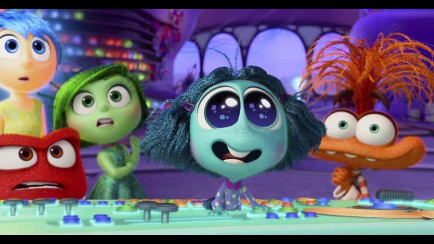 Cinta animada "Inside Out 2" calma ansiedad de Pixar con debut de 155 millones de dólares