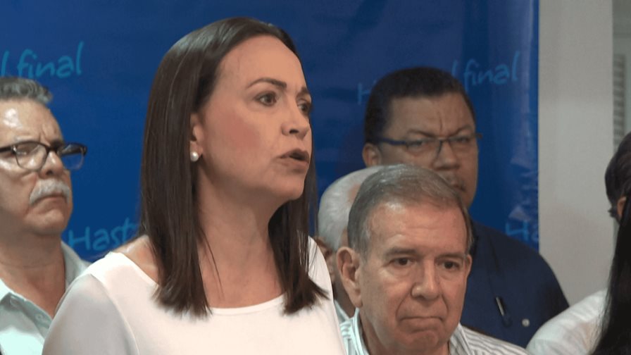 María Corina Machado dice que chavistas intentaron impedir su llegada a un acto político