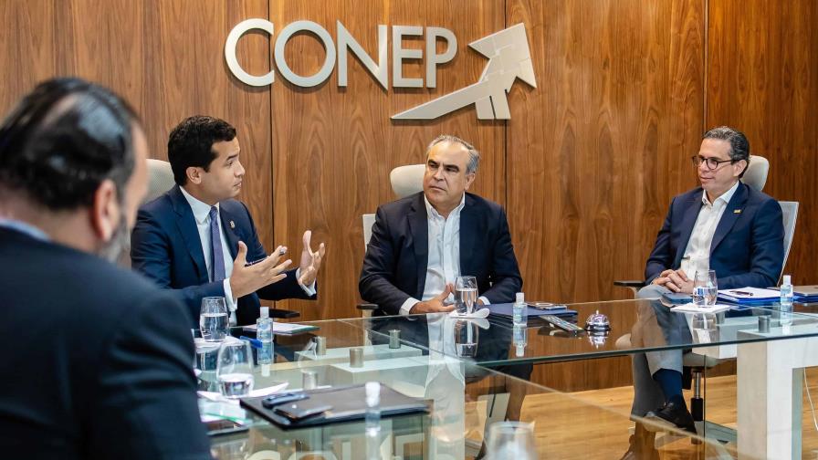 Omar Fernández y ejecutivos del Conep pasan balance a propuestas de reformas
