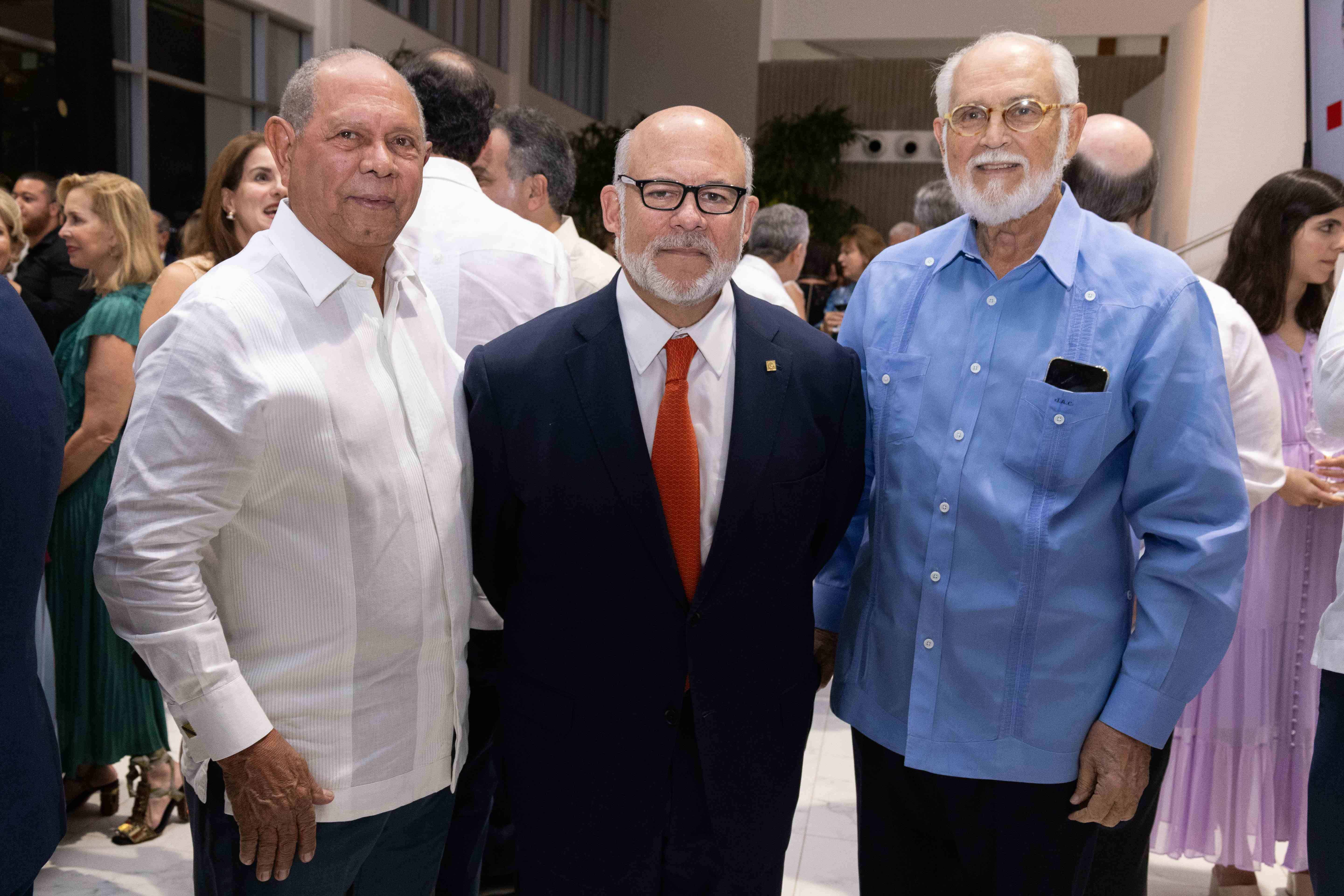 Frank Alba, Eduardo Grullón y Antonio Caro.