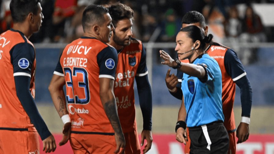 Las mujeres rompen barreras del arbitraje en la Copa América