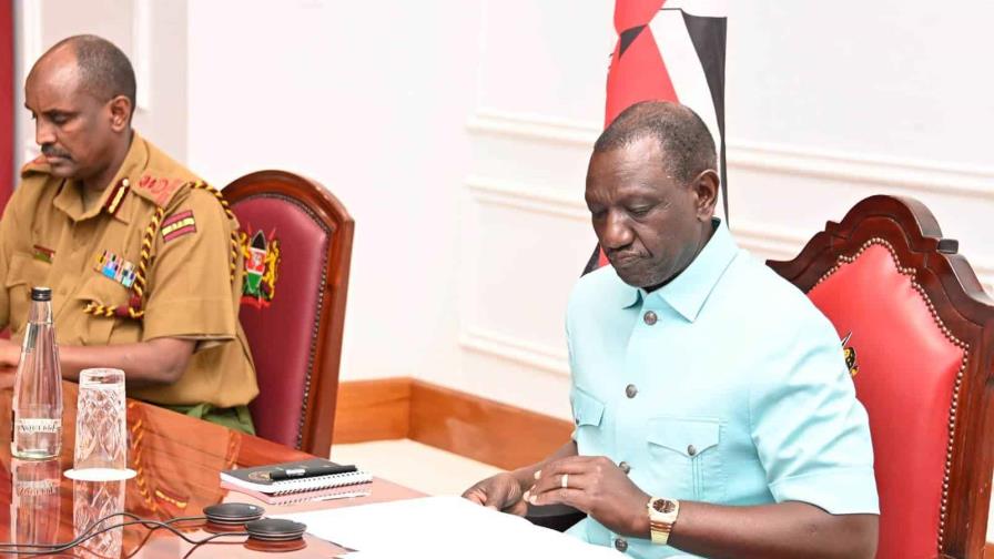 Presidente de Kenia abordó con el Consejo de Transición la restauración de la paz en Haití