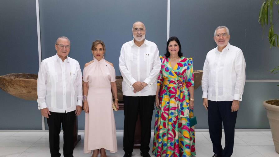 Frank Rainieri  y Haydée de Rainieri realizan cóctel por el Santo Patrono San Juan Bautista