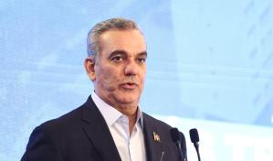 Abinader emite decreto que crea comisión que revisará la ley Orgánica de la Policía Nacional