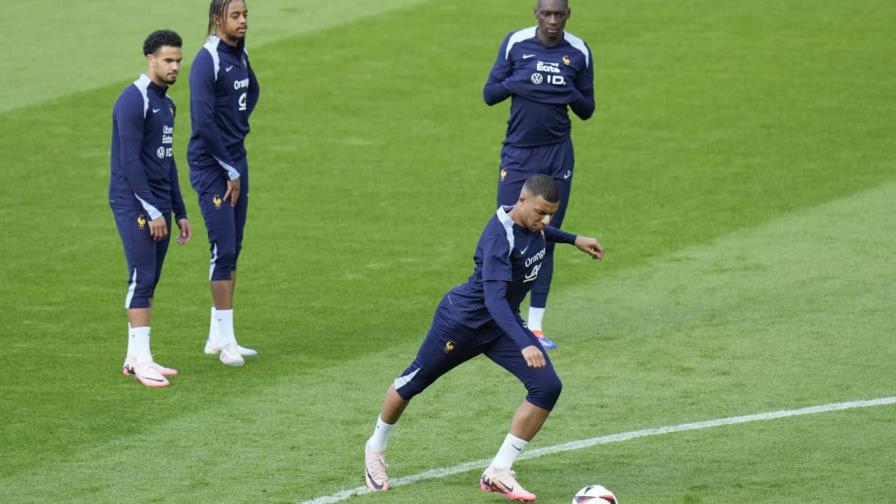 Francia hará todo lo posible para que Mbappé esté disponible el jueves